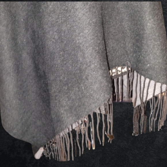 Karla Hanson Reversible Knit Poncho Shawl~ One Size - Picture 2 of 5